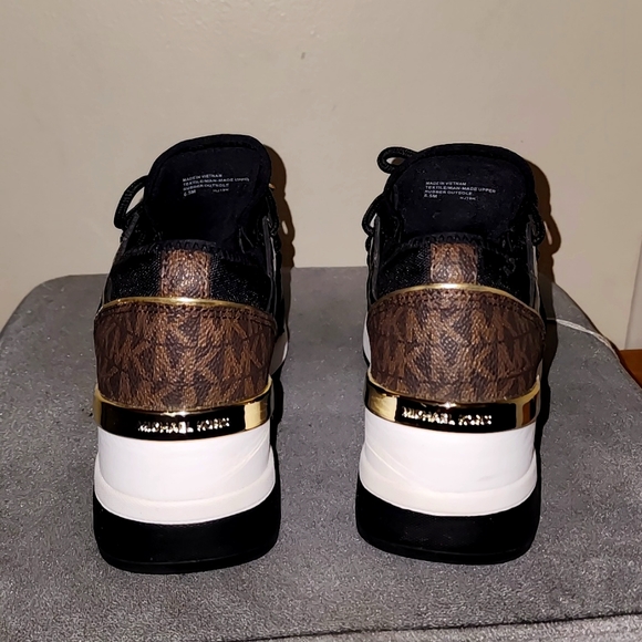 Michael Kors Shoes - Picture 4 of 11